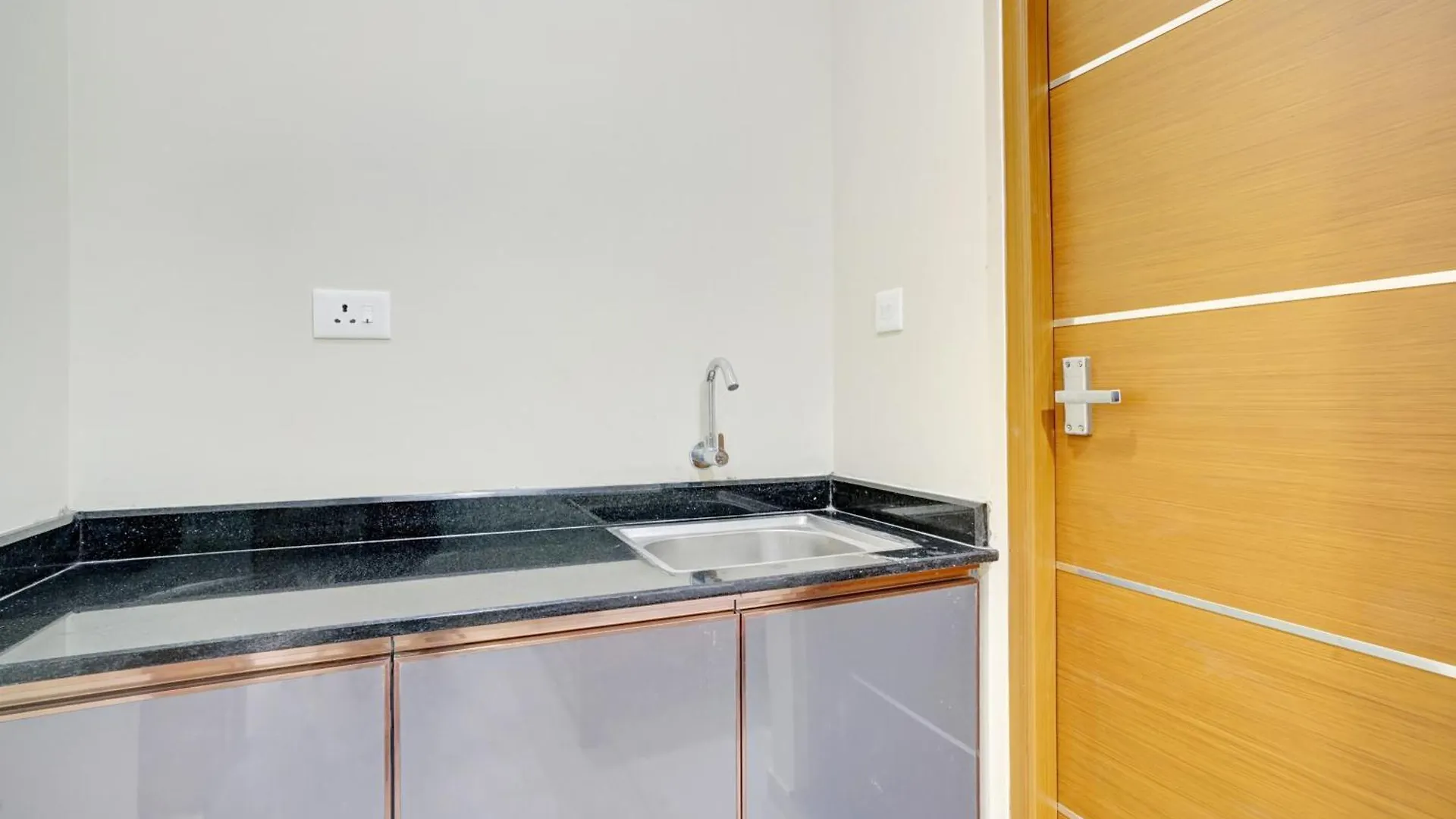 Hotel O Souparnika Residency Pathanamthitta