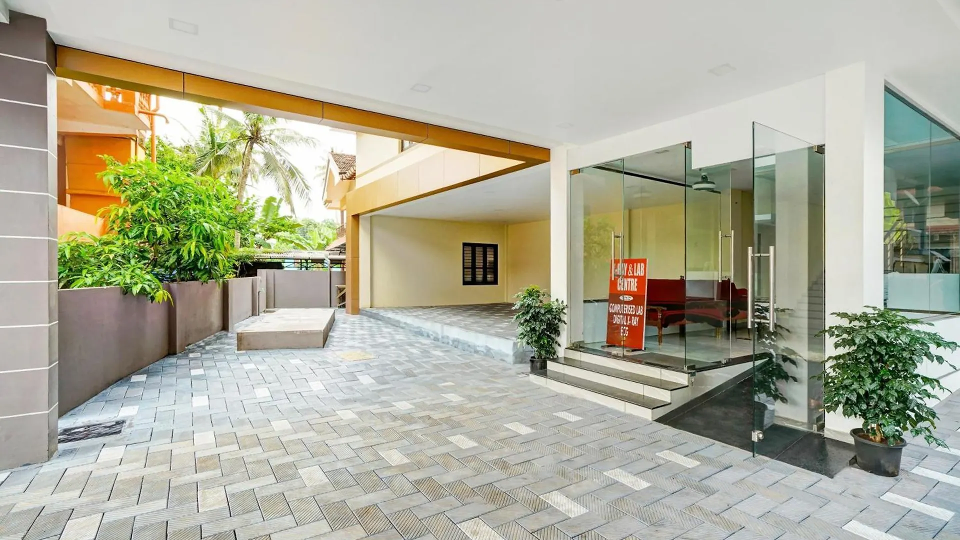 Hotel O Souparnika Residency Pathanamthitta