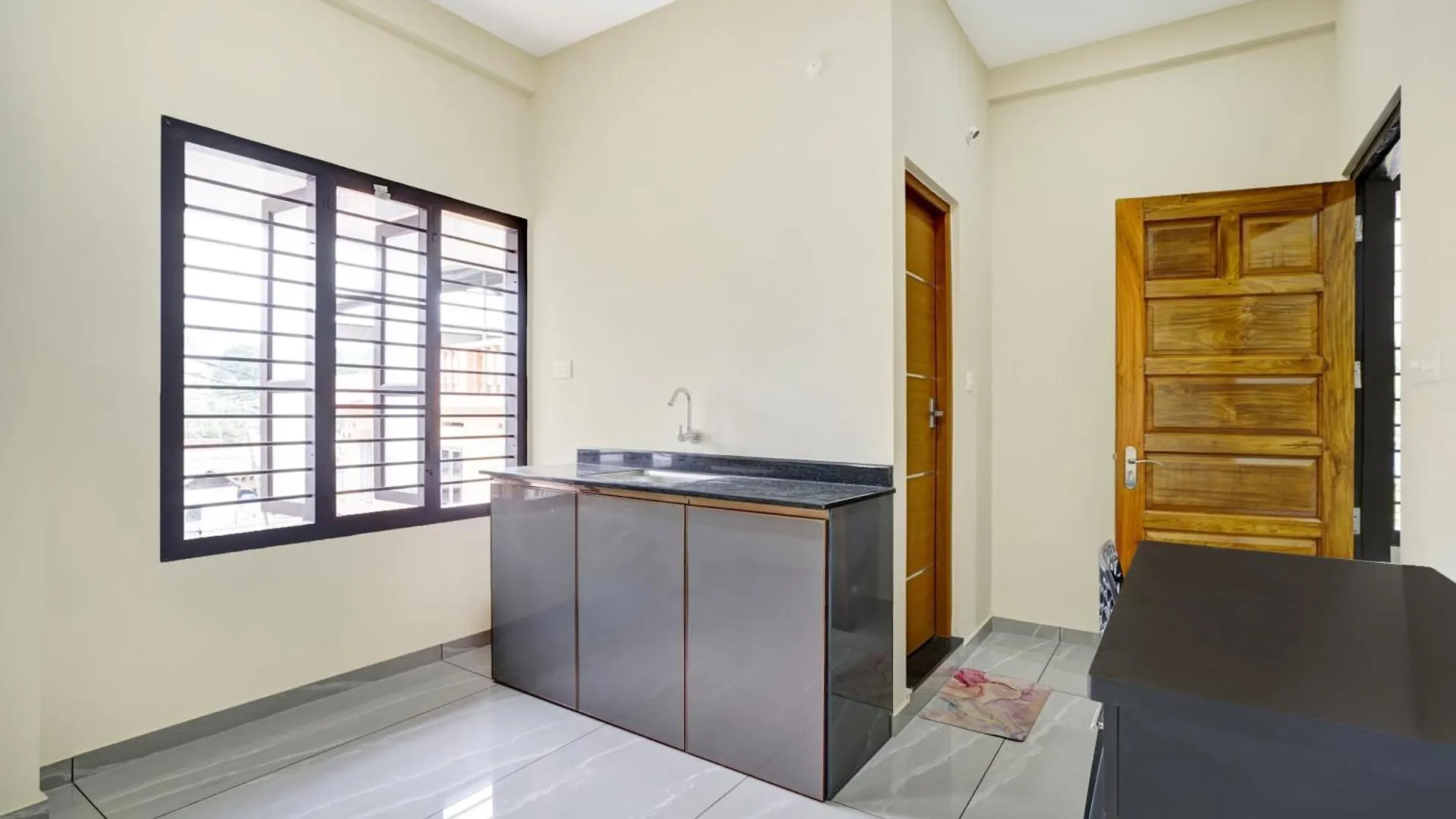 Hotel O Souparnika Residency Pathanamthitta