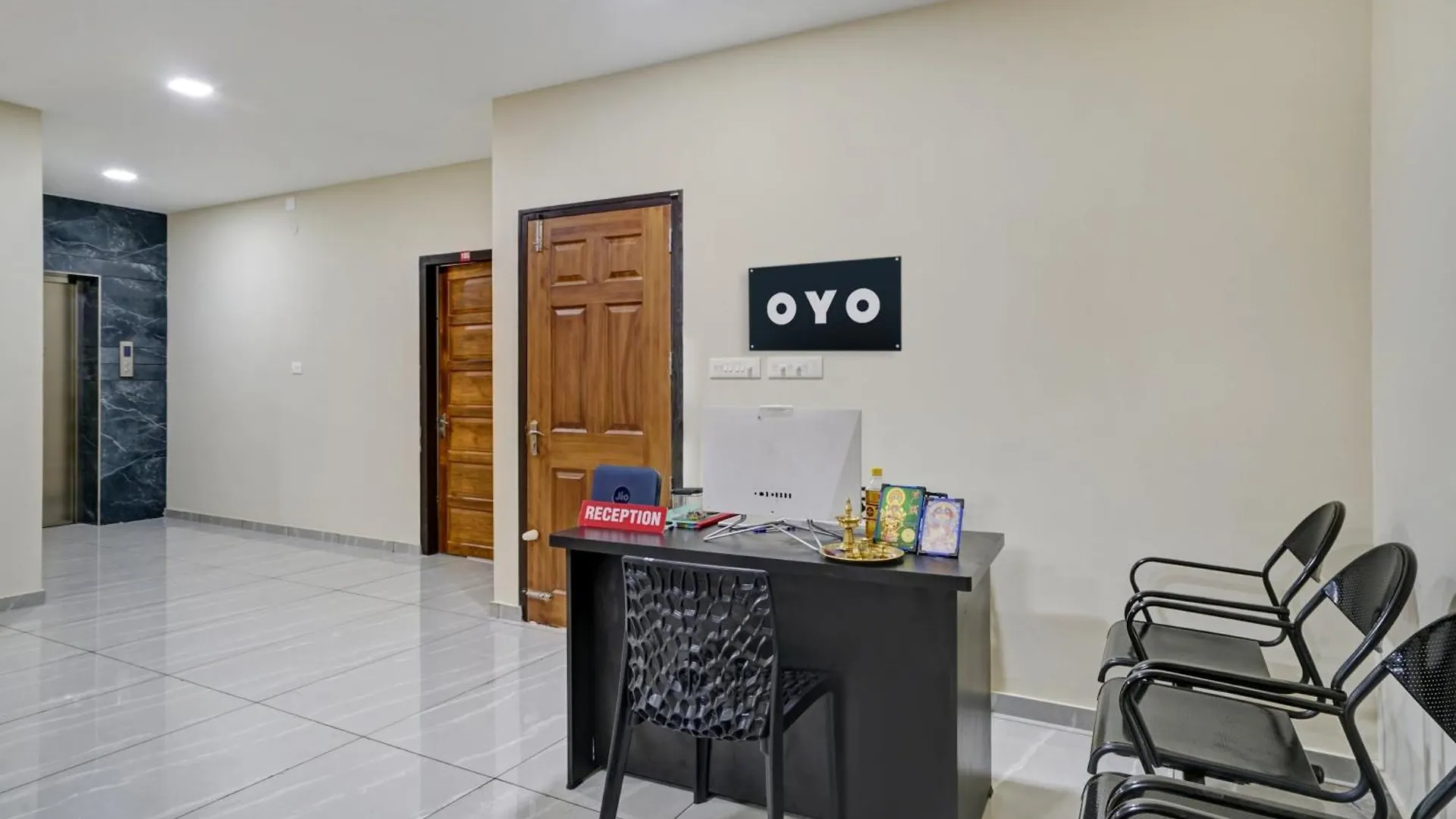 Hotel O Souparnika Residency Pathanamthitta