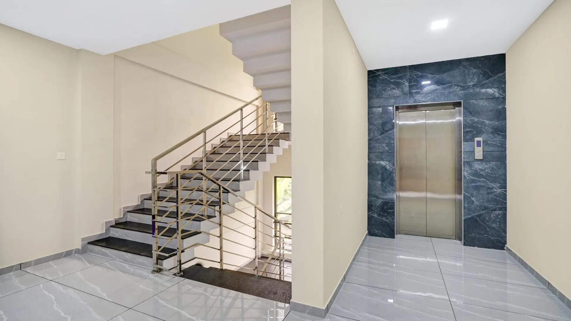 Hotel O Souparnika Residency Pathanāmthitta