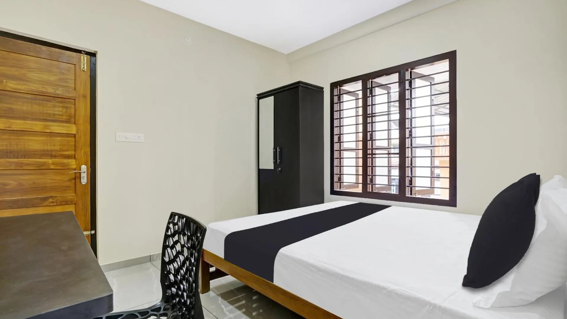 Hotel O Souparnika Residency Pathanāmthitta 3*,